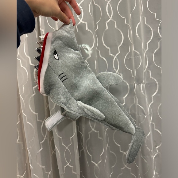 Shark Costume for Cat - Picture 2 of 3